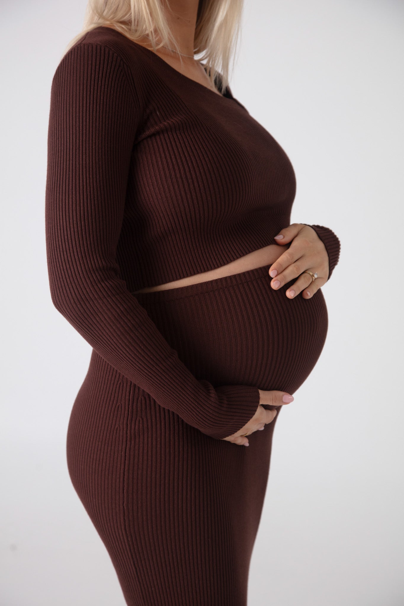 THE CUT OUT LUXE KNIT TOP / LIMITED EDITION ESPRESSO