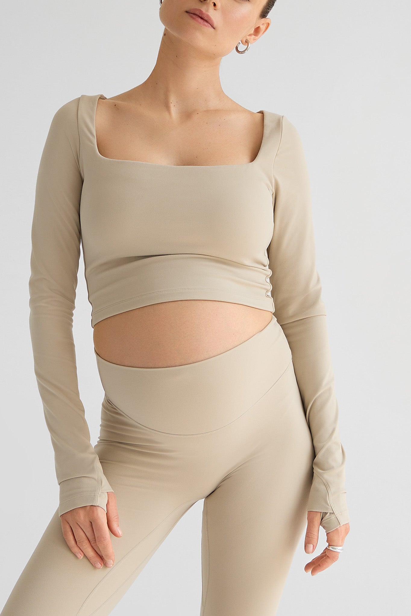 THE SQUARE NECK ACTIVE CROP / LATTE