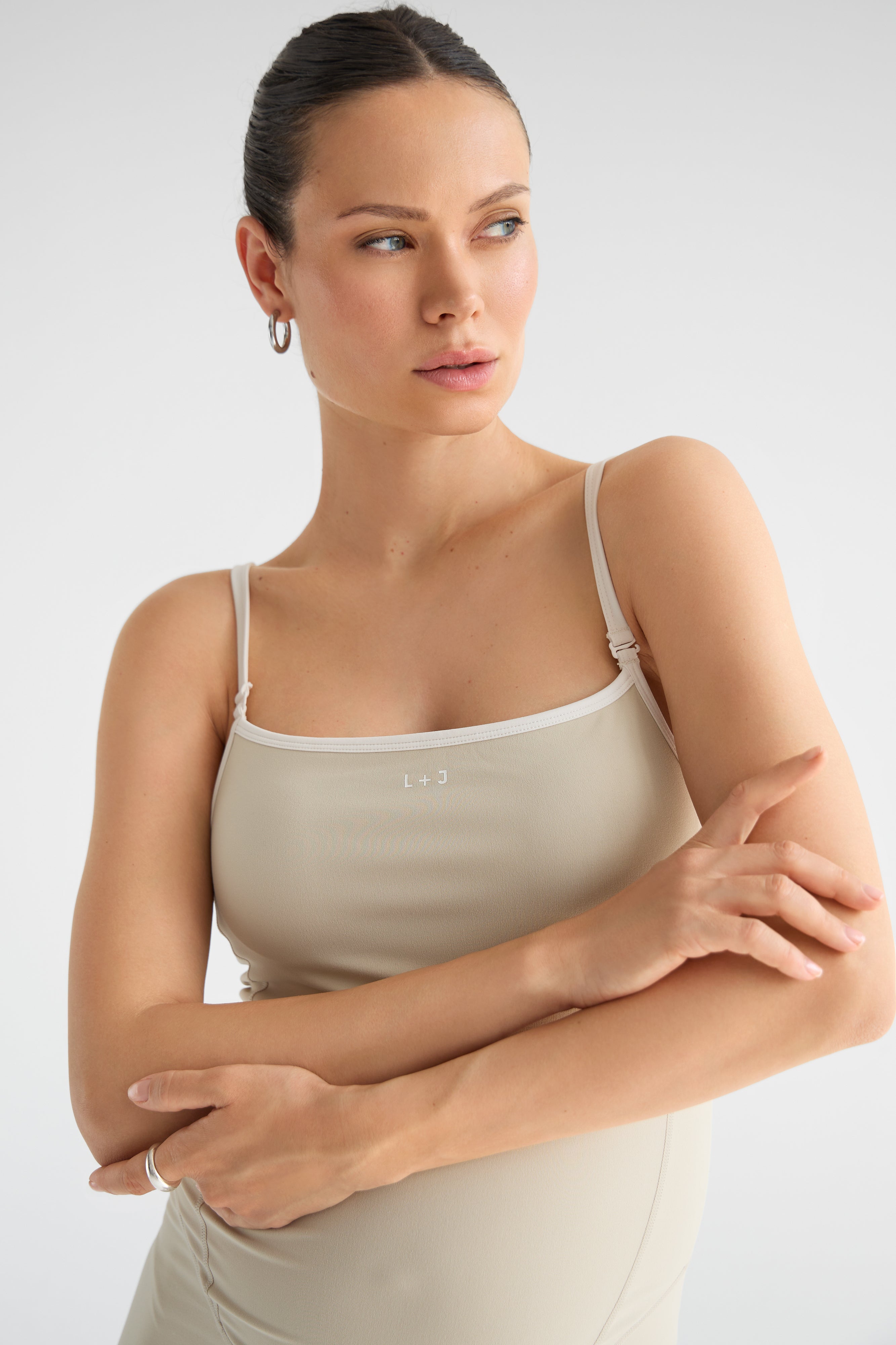 THE SQUARE NECK ONESIE / LATTE-CRÈME