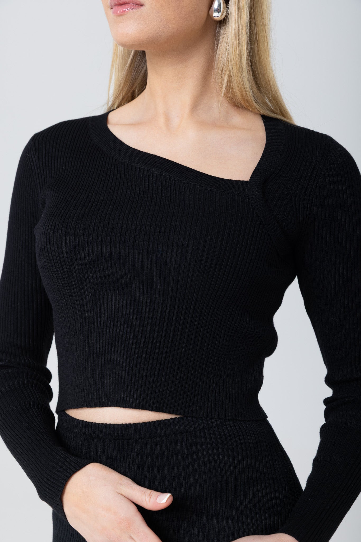 THE CUT OUT LUXE KNIT TOP / ONYX