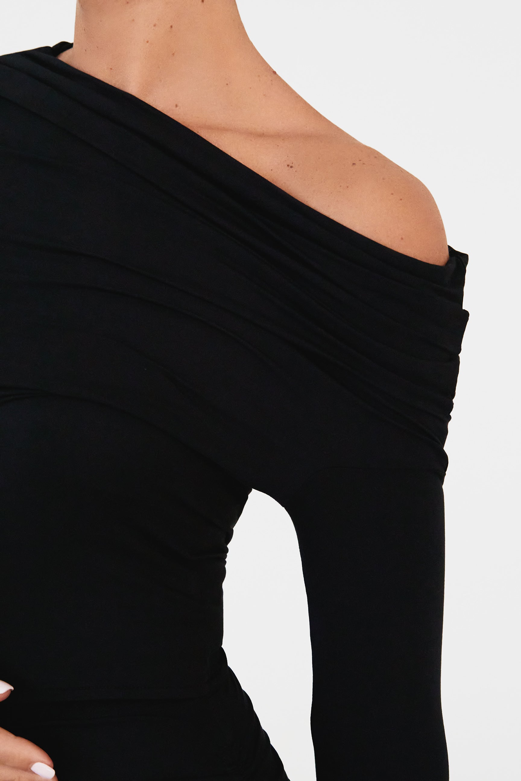 THE ASYMMETRICAL MICRO MODAL TOP / ONYX