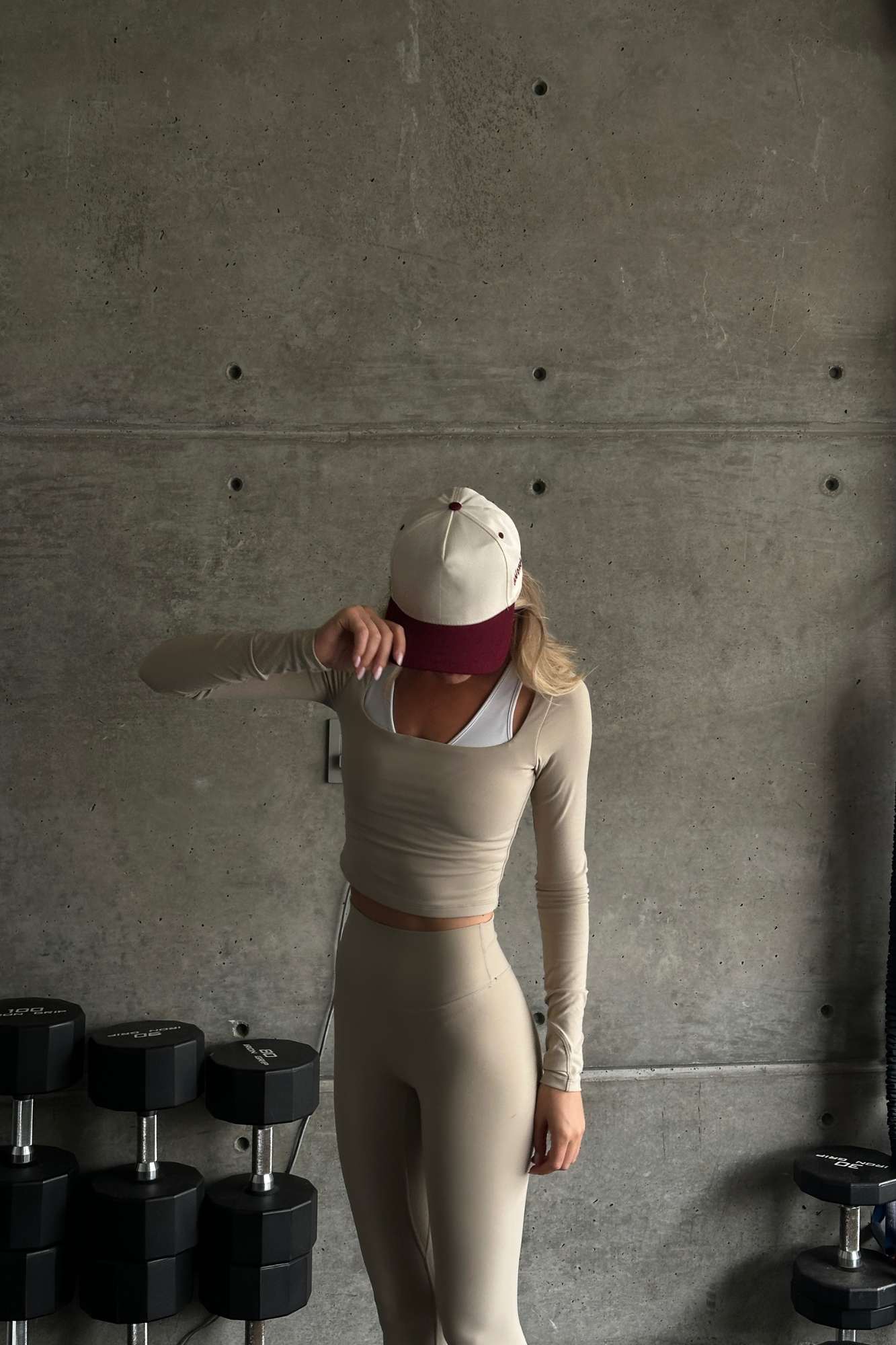 THE SQUARE NECK ACTIVE CROP / LATTE
